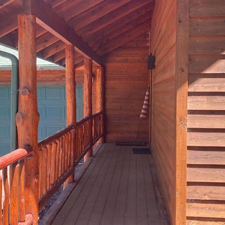 הוילה פיינטופ-לייקסייד Whispering Pines Retreat מראה חיצוני תמונה