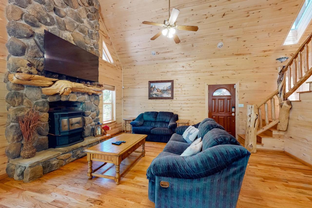 הוילה פיינטופ-לייקסייד Whispering Pines Retreat מראה חיצוני תמונה