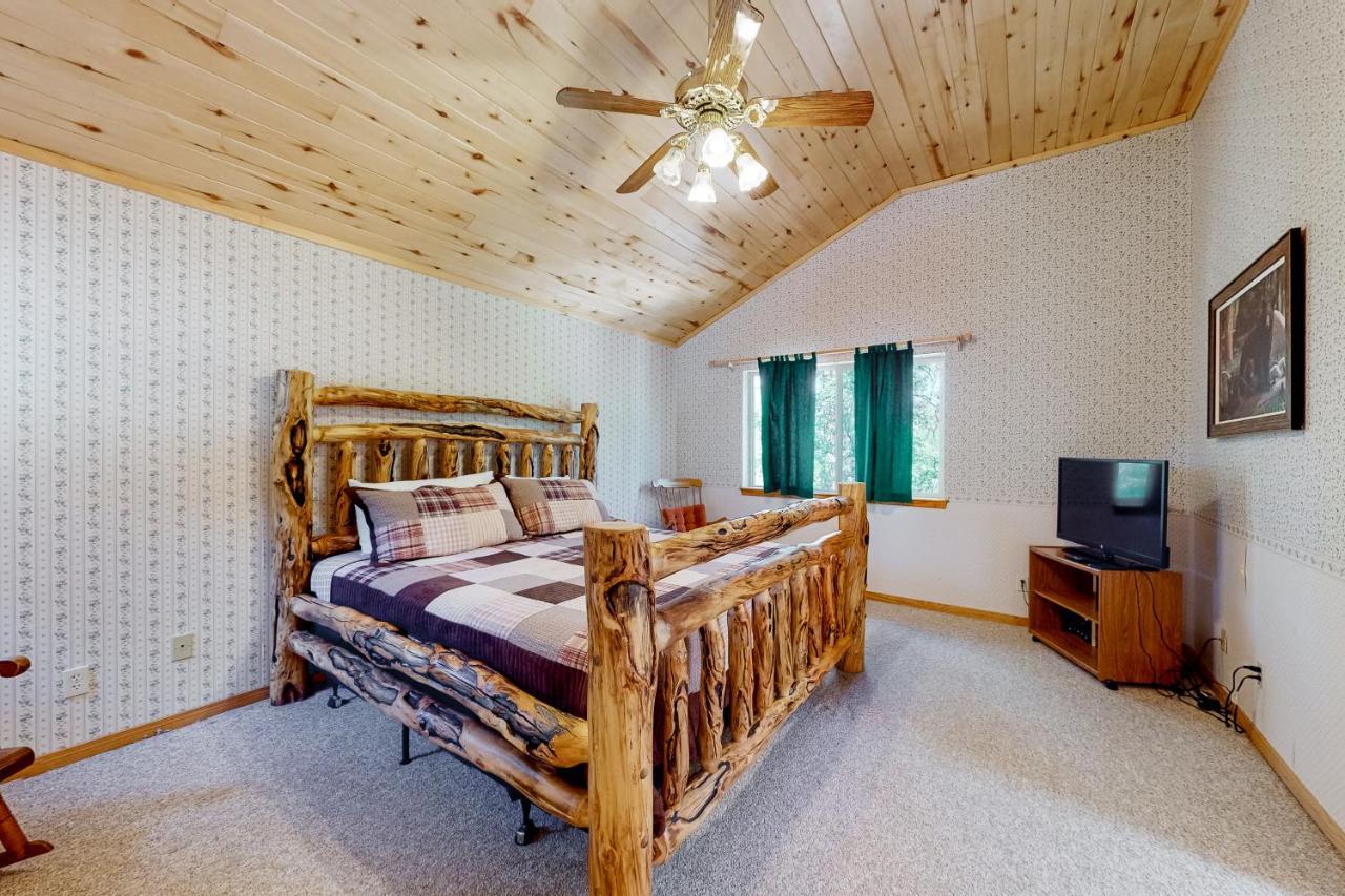 הוילה פיינטופ-לייקסייד Whispering Pines Retreat מראה חיצוני תמונה