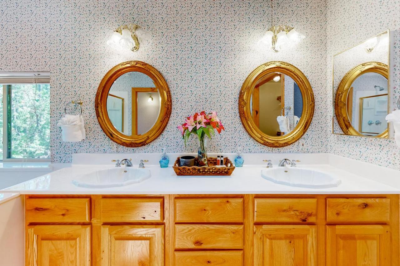 הוילה פיינטופ-לייקסייד Whispering Pines Retreat מראה חיצוני תמונה