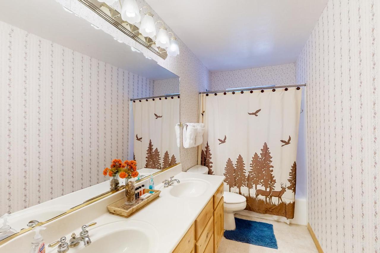 הוילה פיינטופ-לייקסייד Whispering Pines Retreat מראה חיצוני תמונה